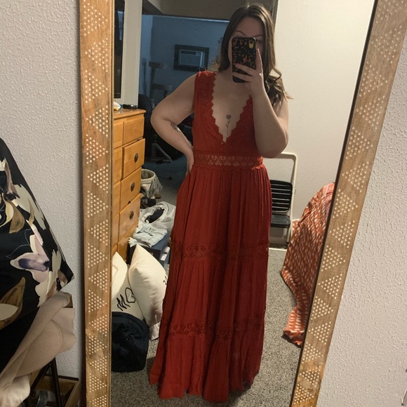 Fashion on Earth Dresses & Skirts - NWT gorgeous dress!